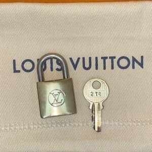 Vintage Louis Vuitton 200 Series Lock & Key 218 Collector Piece LV Lock & Key!